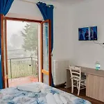 Paradise Frühstückspension 3*