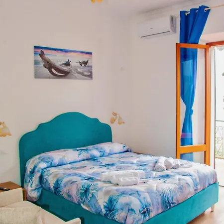 Paradise Bed and breakfast 3*