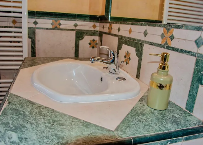 Paradise فندق مبيت وإفطار